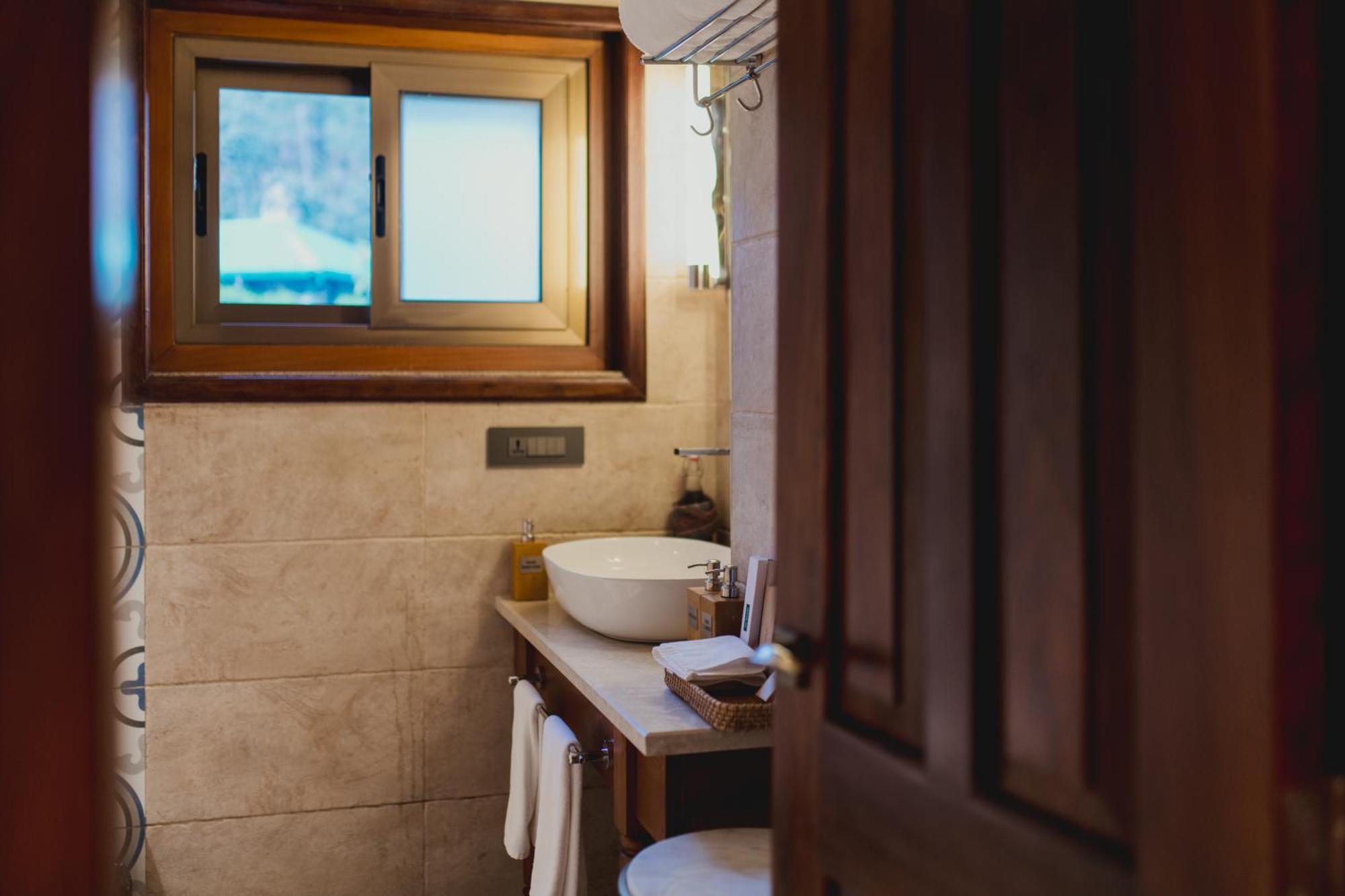 Brij Atmanya Bhowali, Nainital, A Luxury Mountain Escape Kültér fotó